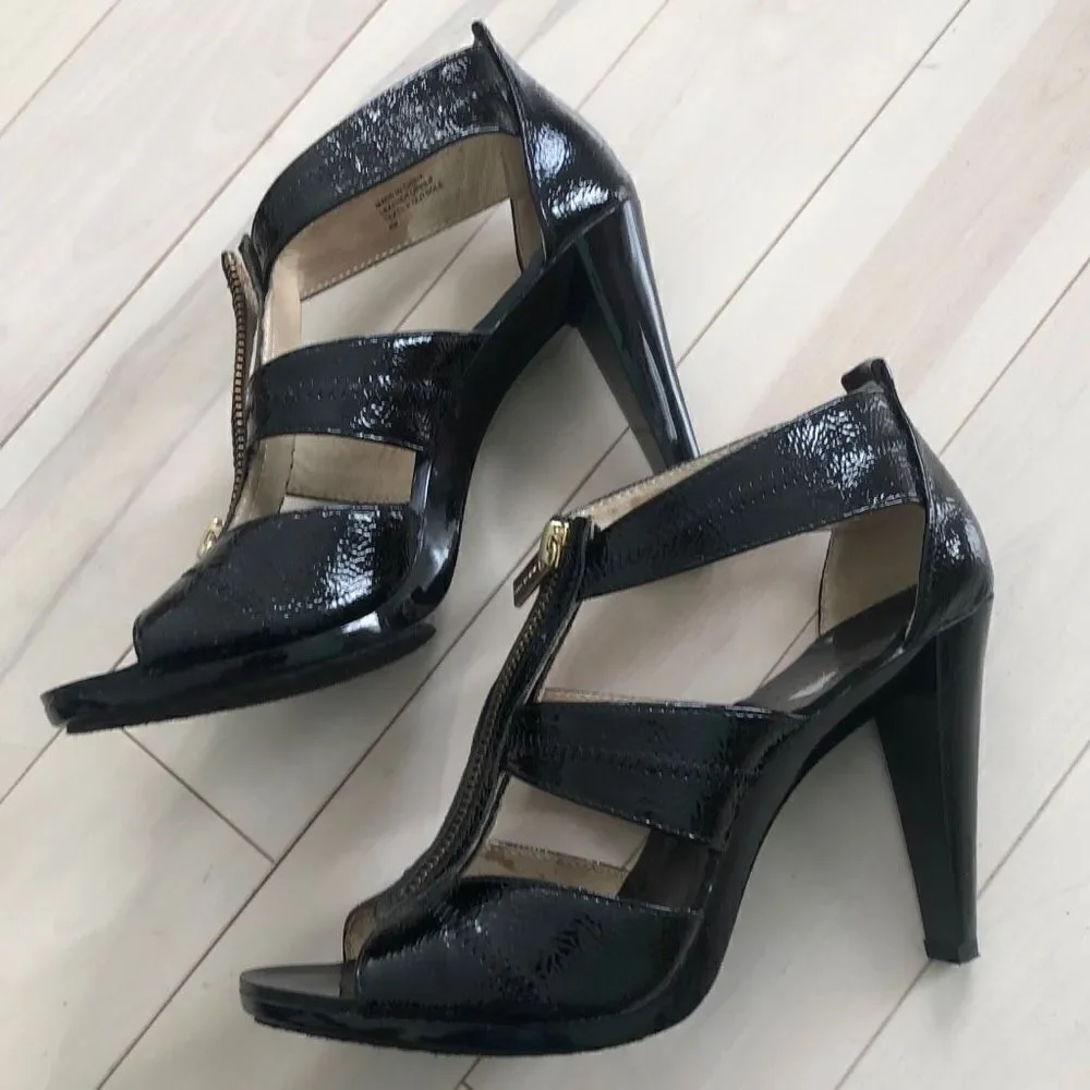 Michael Kors Women's Leather T-Strap Sandals Black 8M